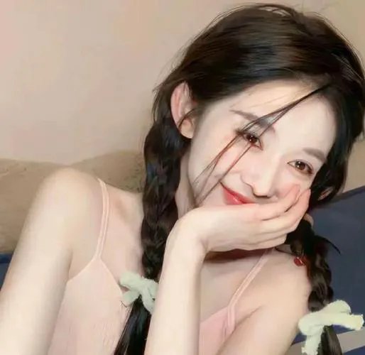 图兰朵：魔咒缘起 海报
